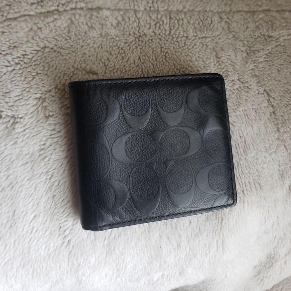 Coach Handbags - COACH mono wallet